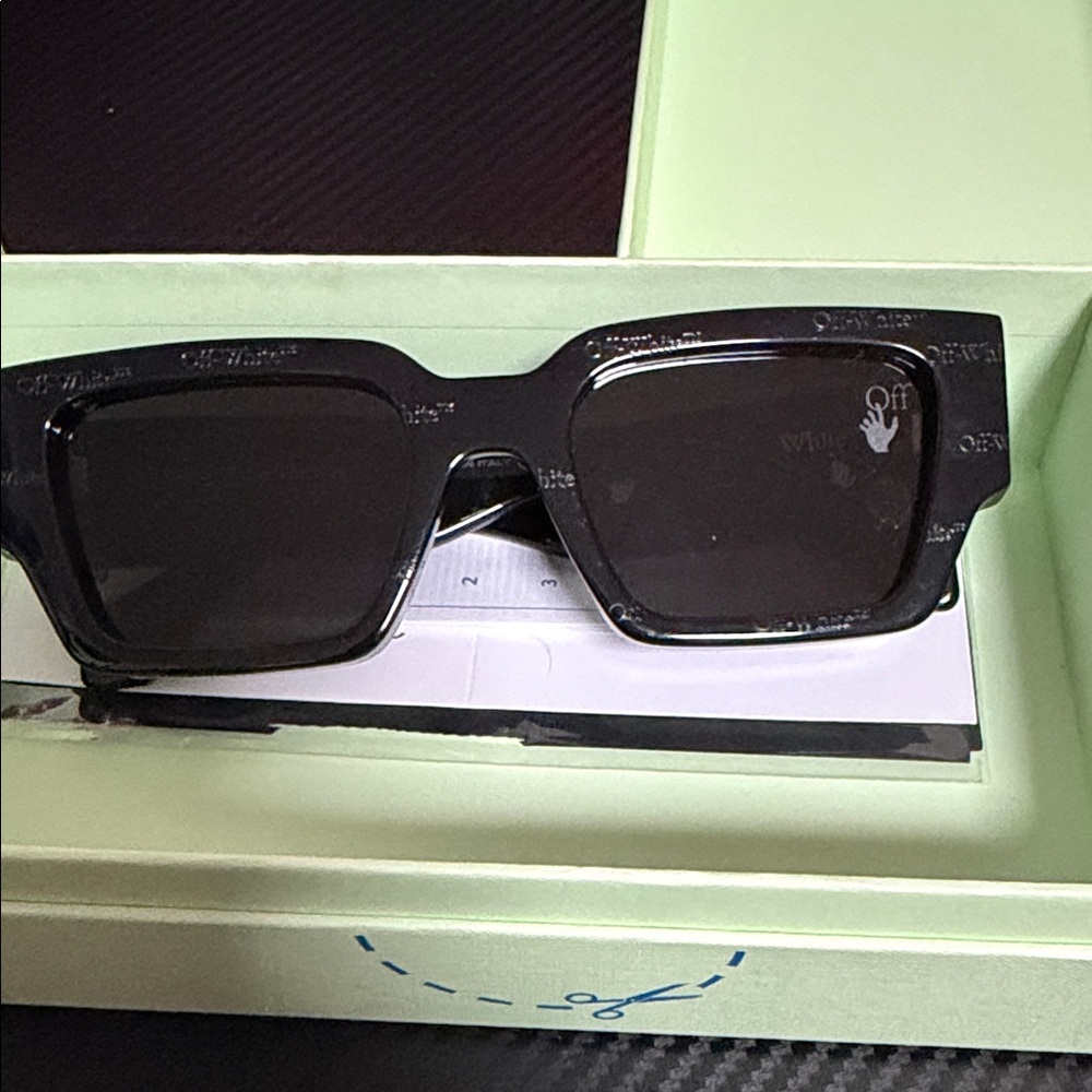 Off-White Dark Frame Sunglasses
